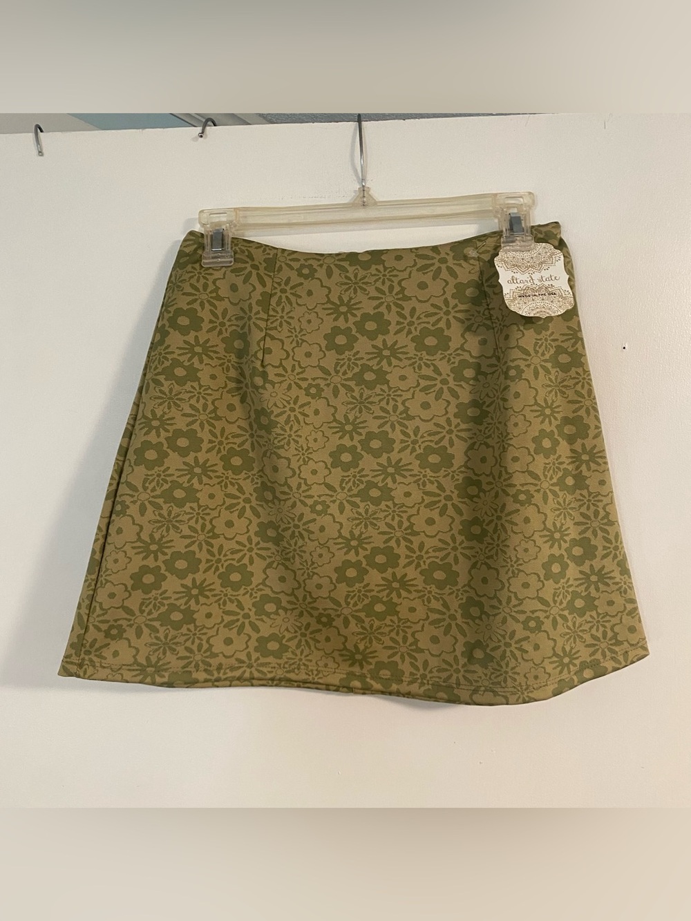 NWT Altar’d State 70’s Floral Mini Skirt Women’s L Green Retro Hippie Indie Boho